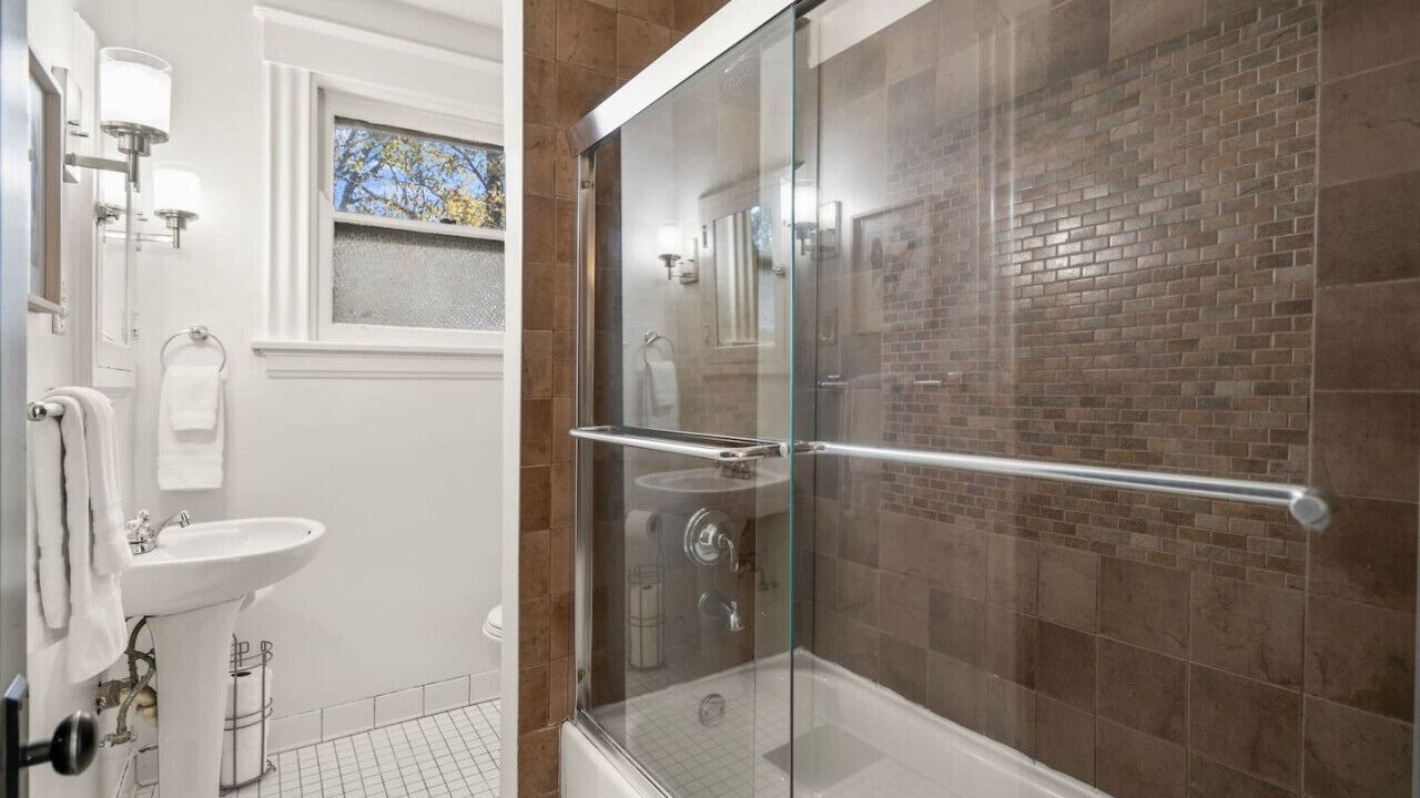 Photo of Bathroom in Clifton Heights