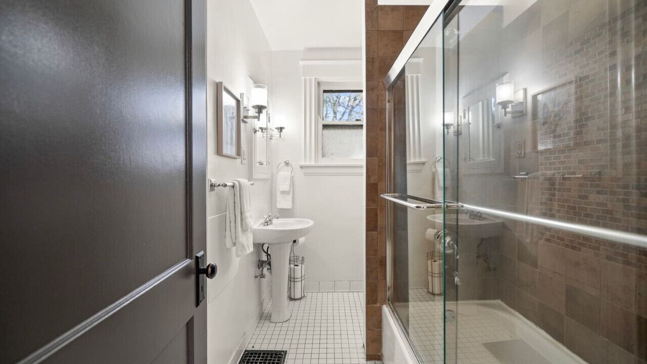 Photo of Bathroom in Clifton Heights