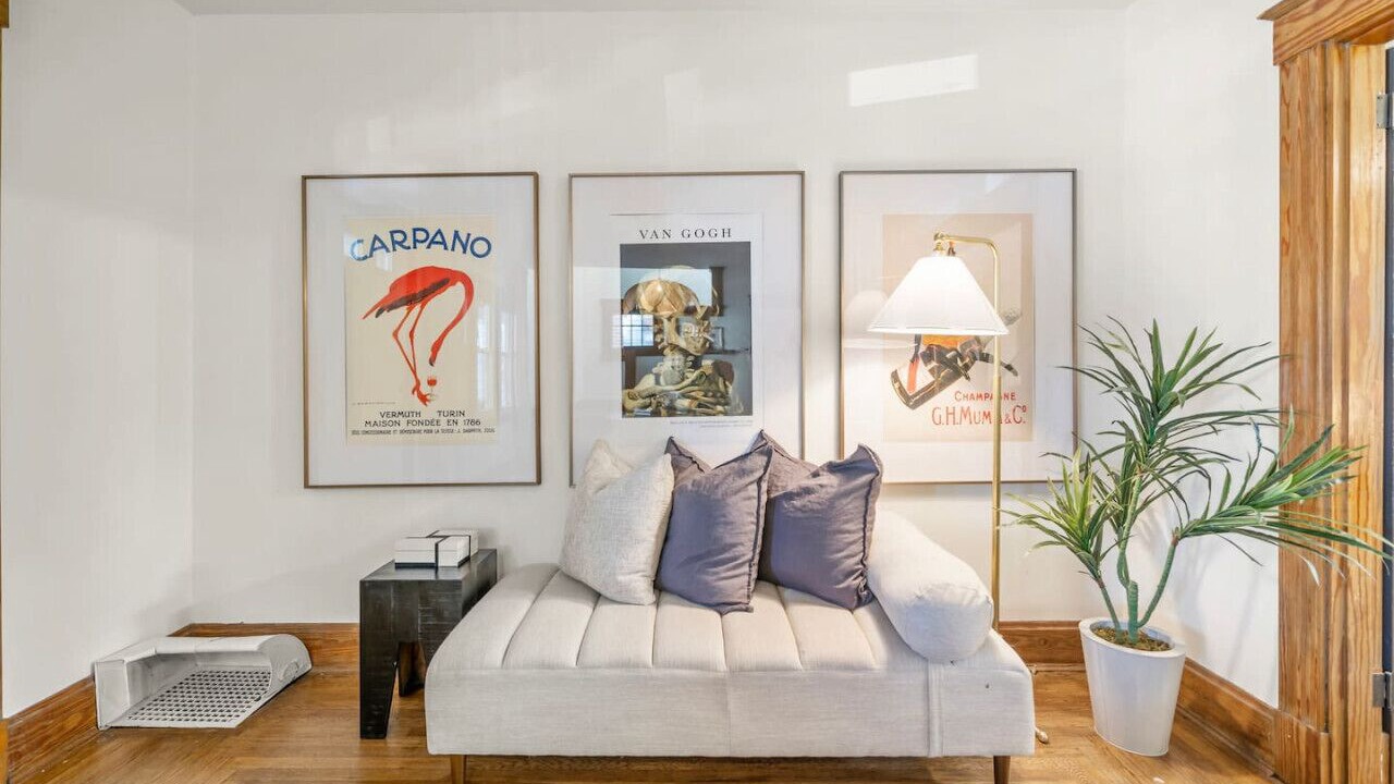 Photo of Livingroom in Clifton Heights