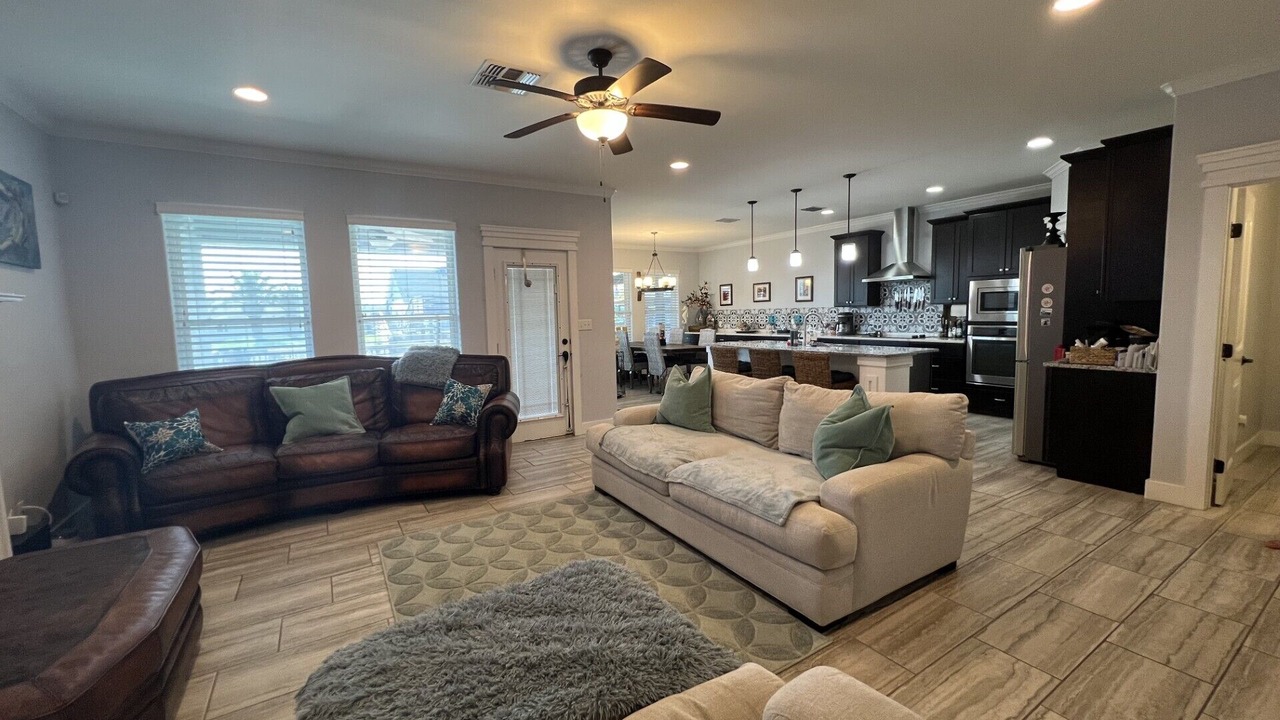 Photo of Livingroom in Corpus Christi