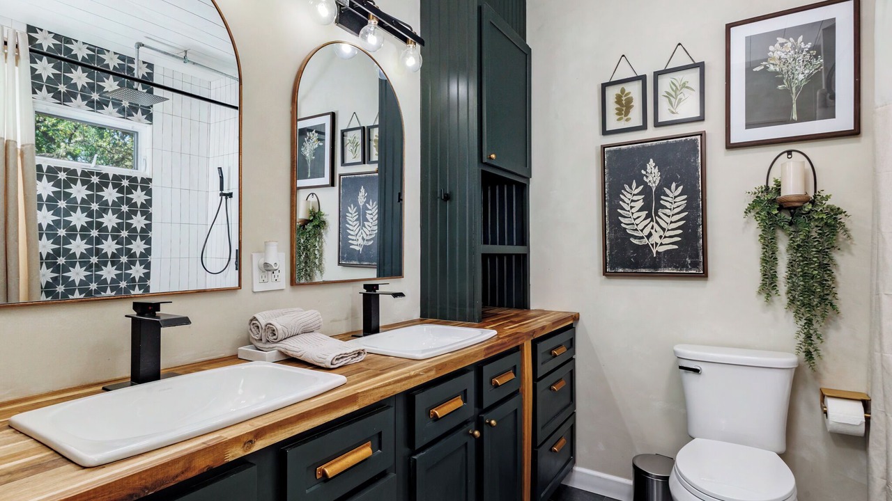 Photo of Bathroom in Brownwood