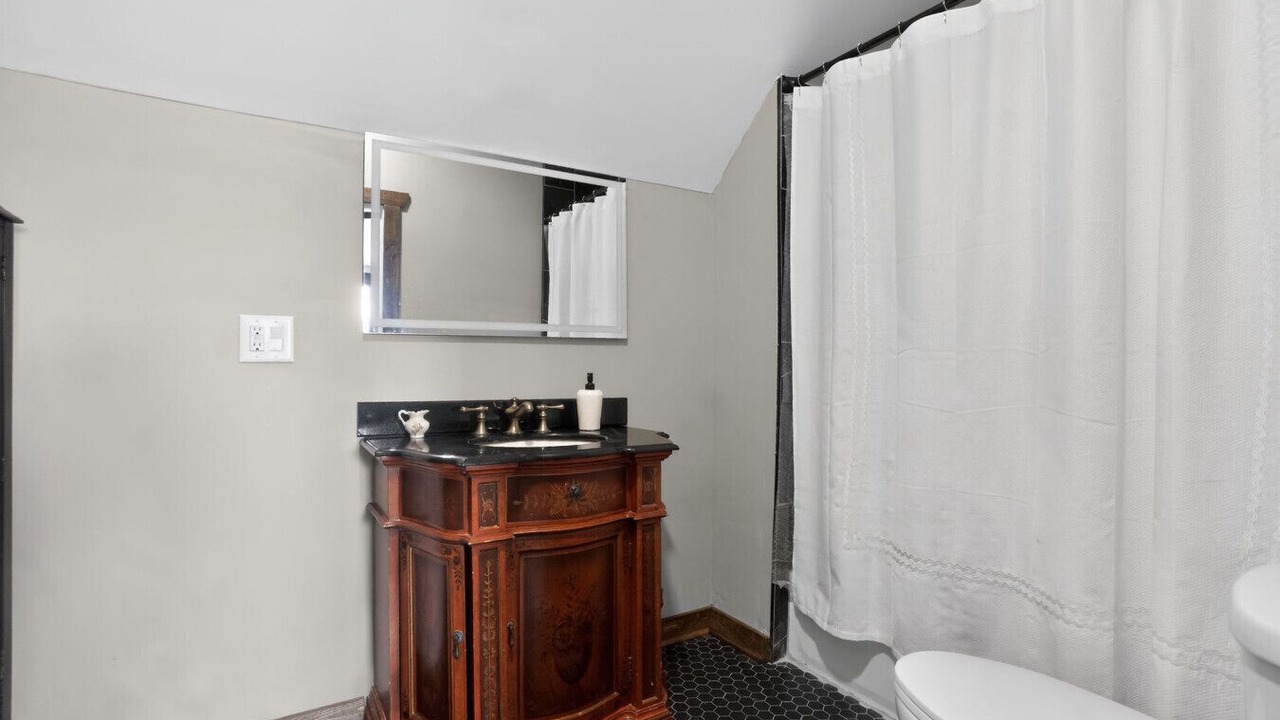 Photo of Bathroom in Council Bluffs