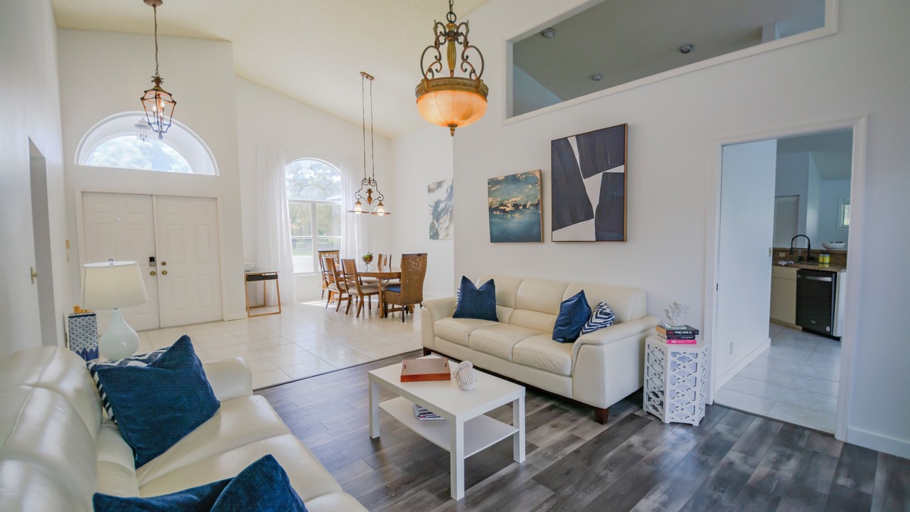 Photo of Livingroom in Greenview Shores