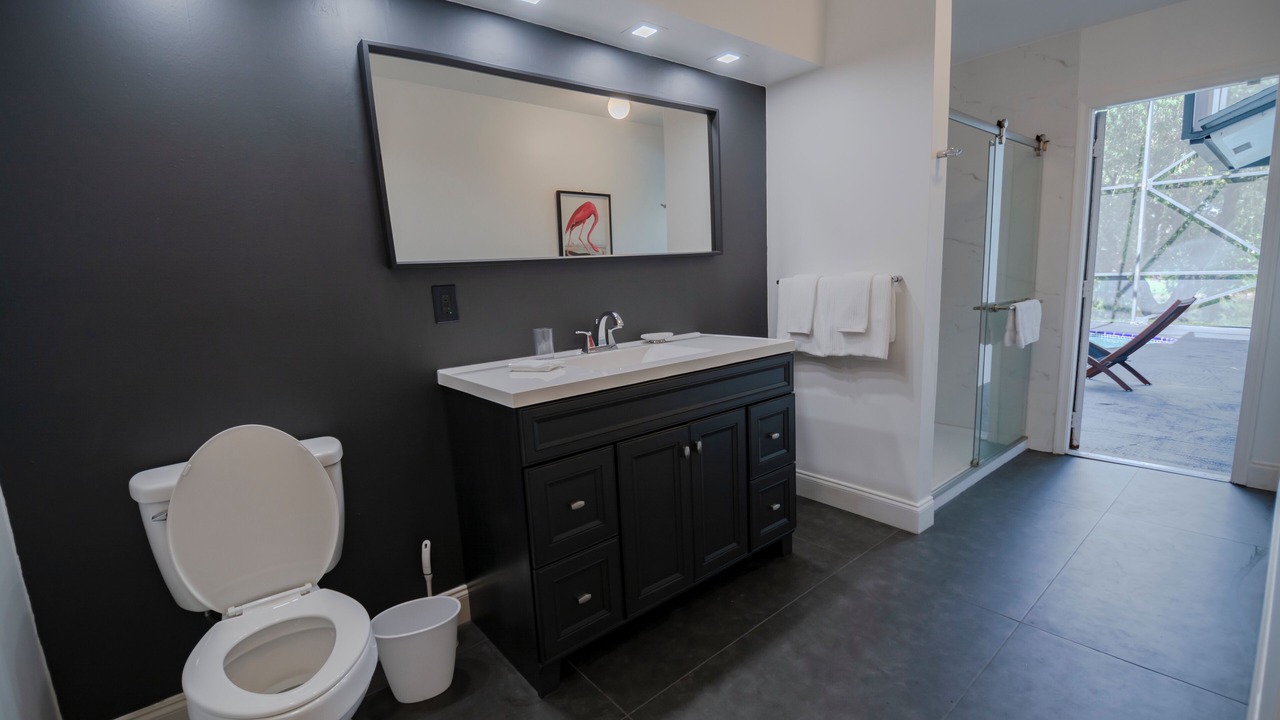 Photo of Bathroom in Greenview Shores