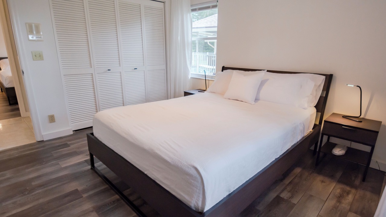 Photo of Bedroom in Greenview Shores