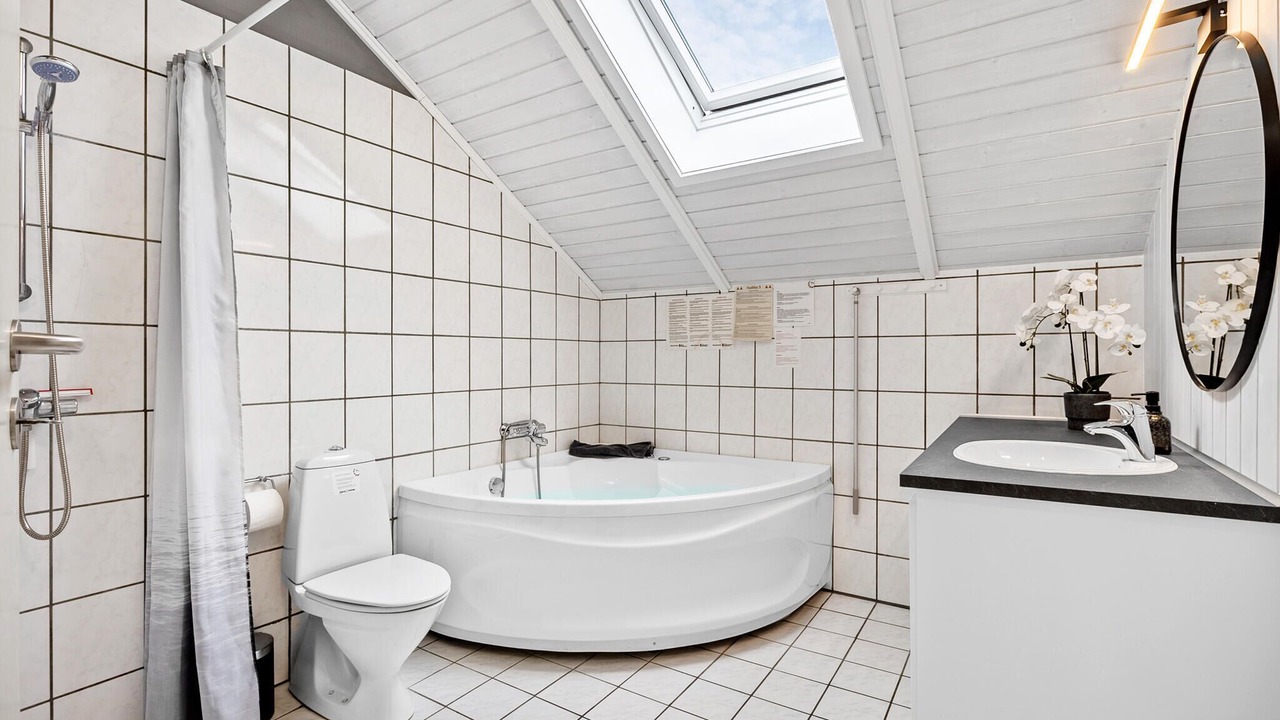 Photo of Bathroom in Mommark Strand
