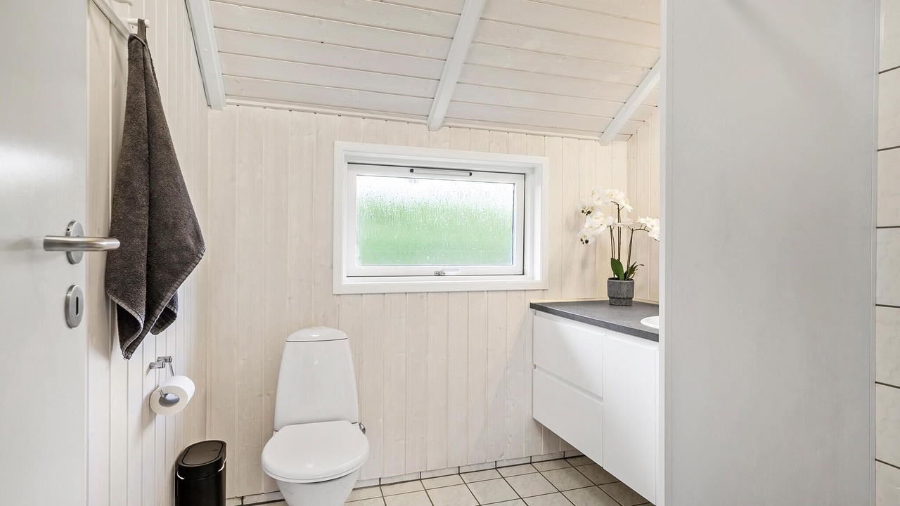 Photo of Bathroom in Mommark Strand
