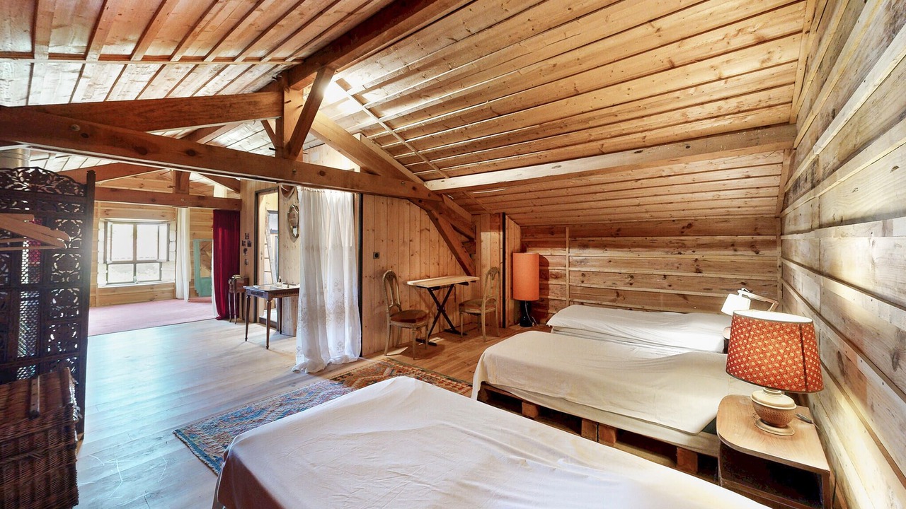 Photo of Others in Ossages