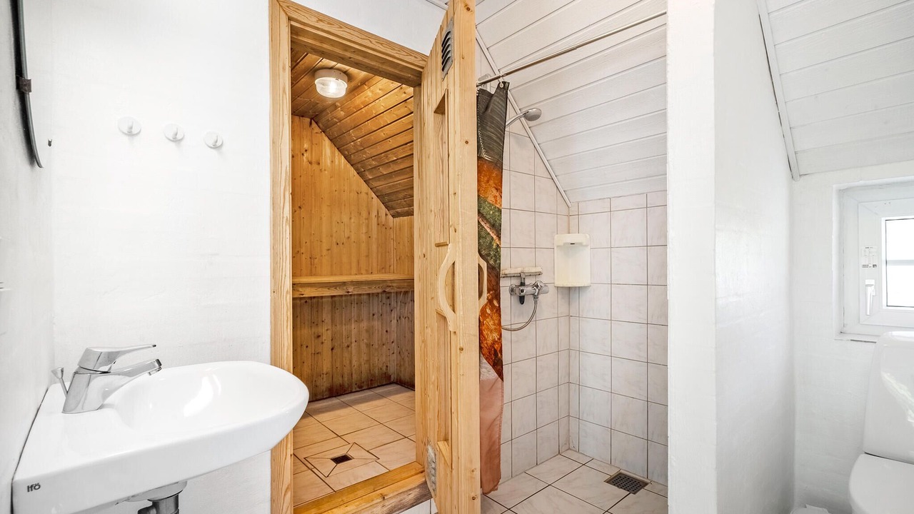 Photo of Bathroom in Øby