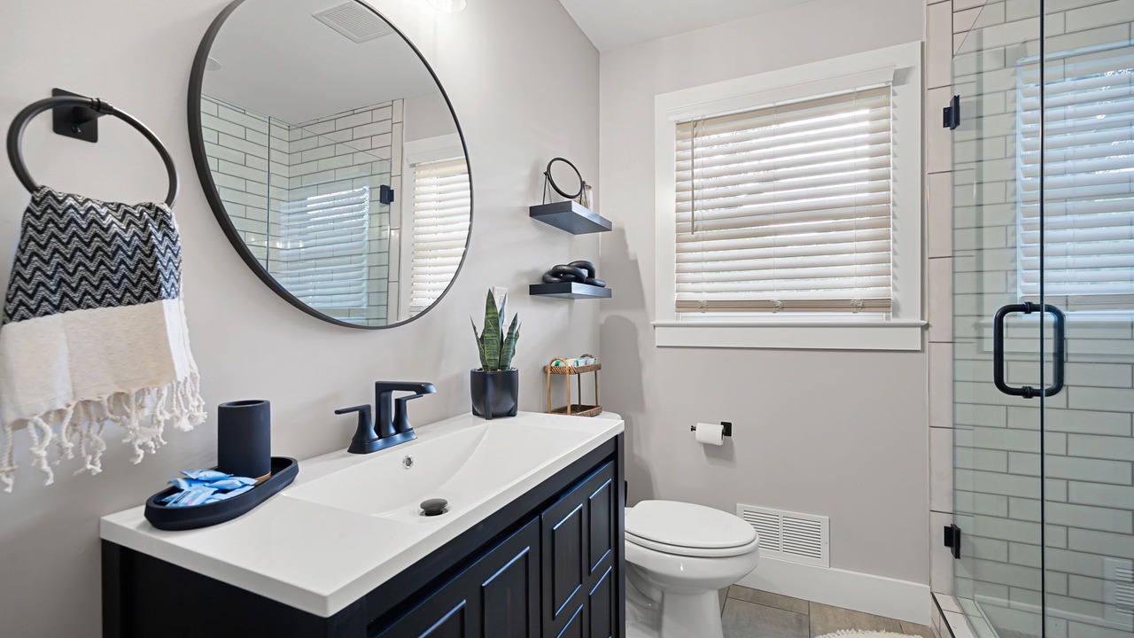 Photo of Bathroom in Acworth