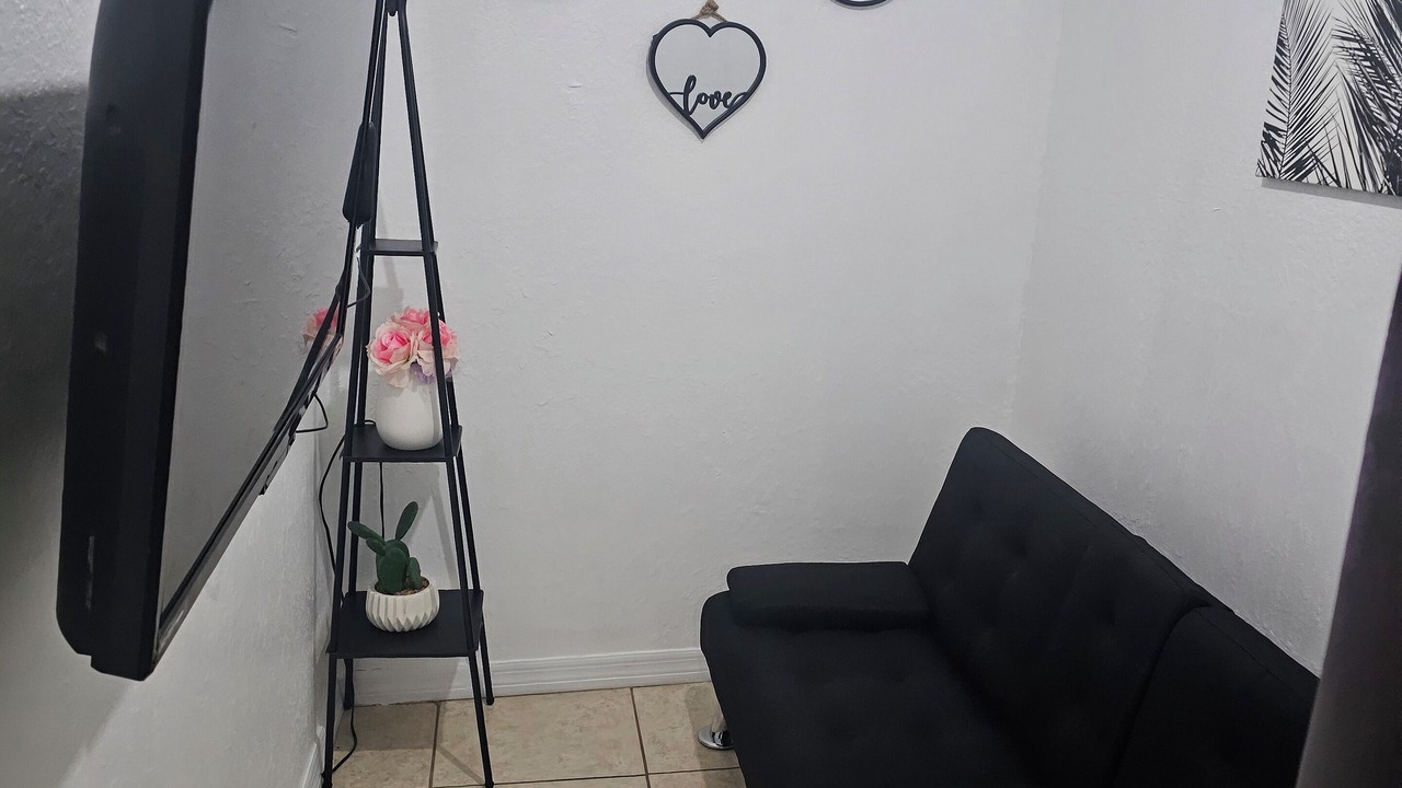 Photo of Livingroom in Bearss Plaza