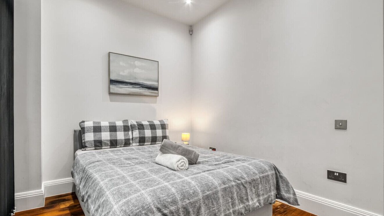 Photo of Bedroom in Southfields