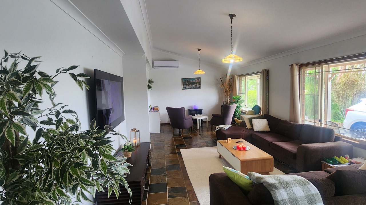 Photo of Livingroom in Oxenford