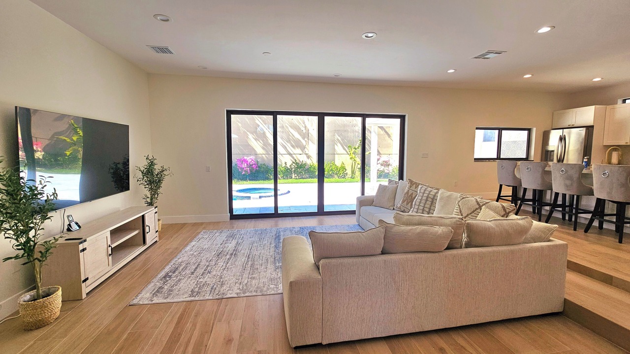Photo of Livingroom in Lake Ida Shores