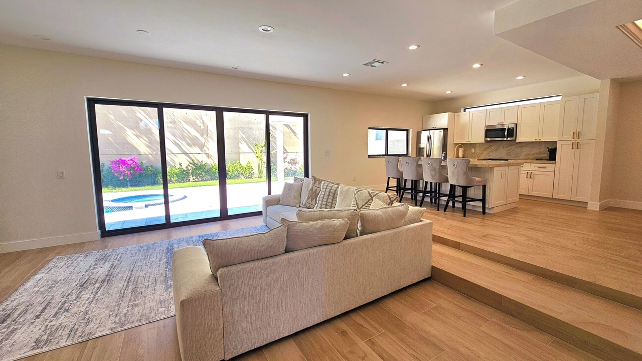 Photo of Livingroom in Lake Ida Shores