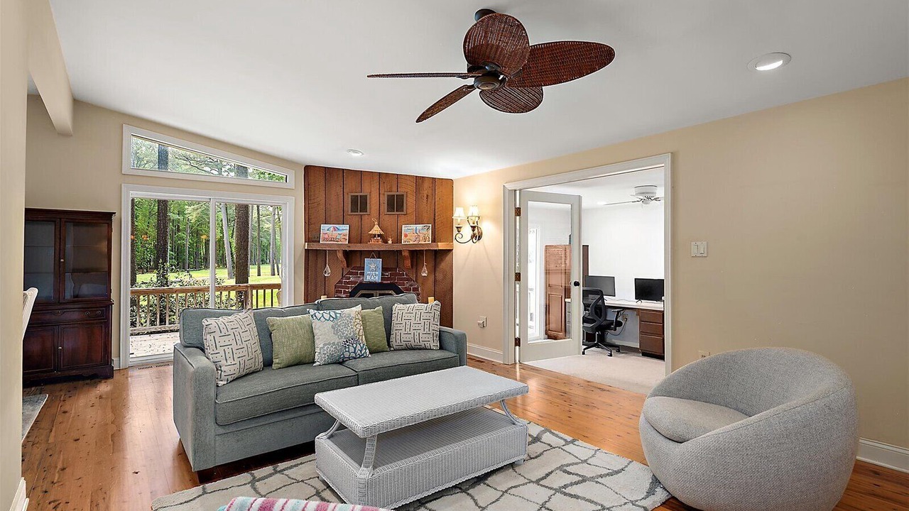 Photo of Livingroom in Ocean Pines