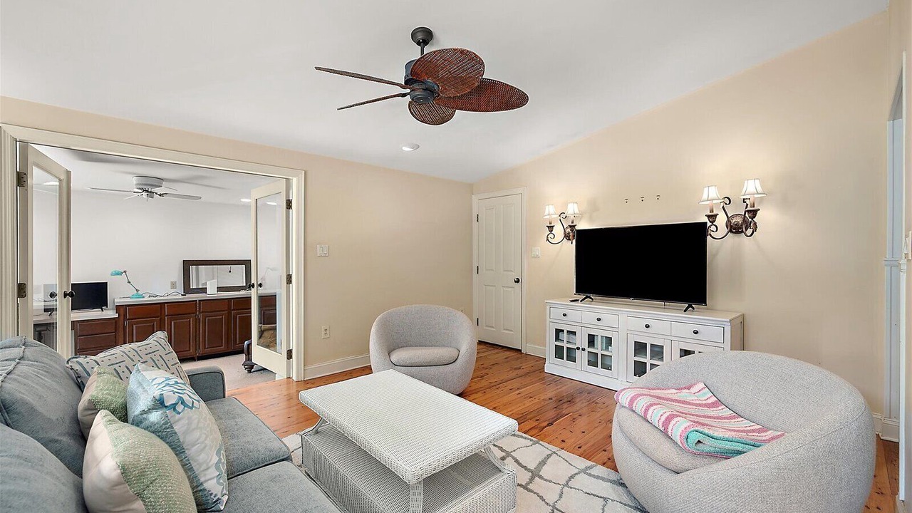 Photo of Livingroom in Ocean Pines