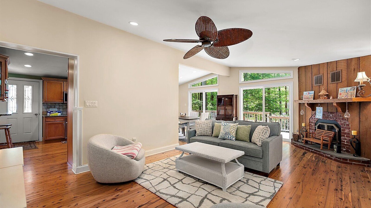Photo of Livingroom in Ocean Pines
