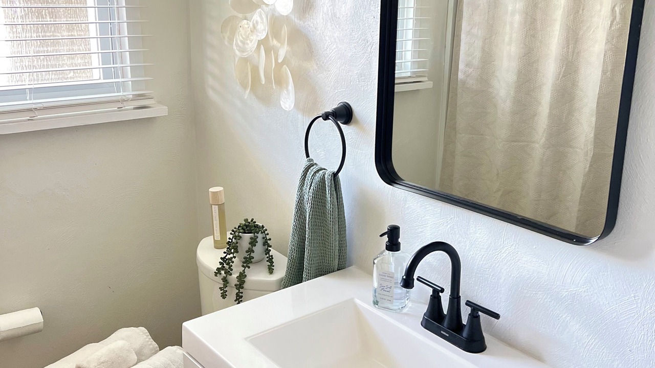 Photo of Bathroom in Camellia Shores