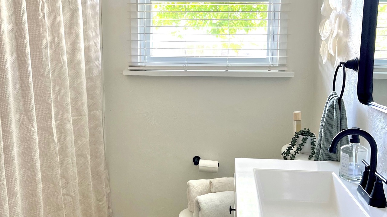 Photo of Bathroom in Camellia Shores