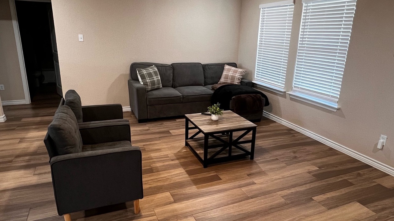 Photo of Livingroom in Poolville