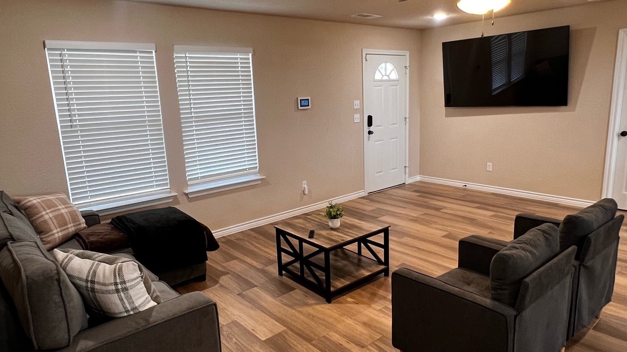 Photo of Livingroom in Poolville