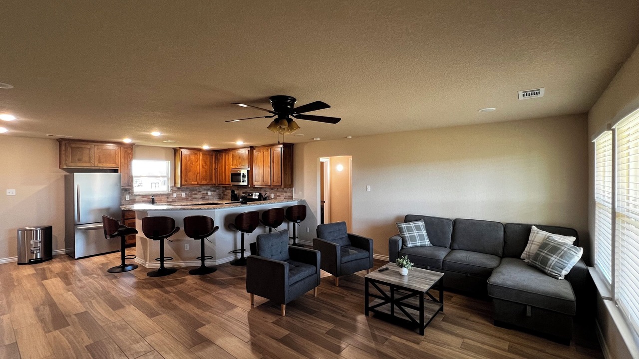 Photo of Livingroom in Poolville