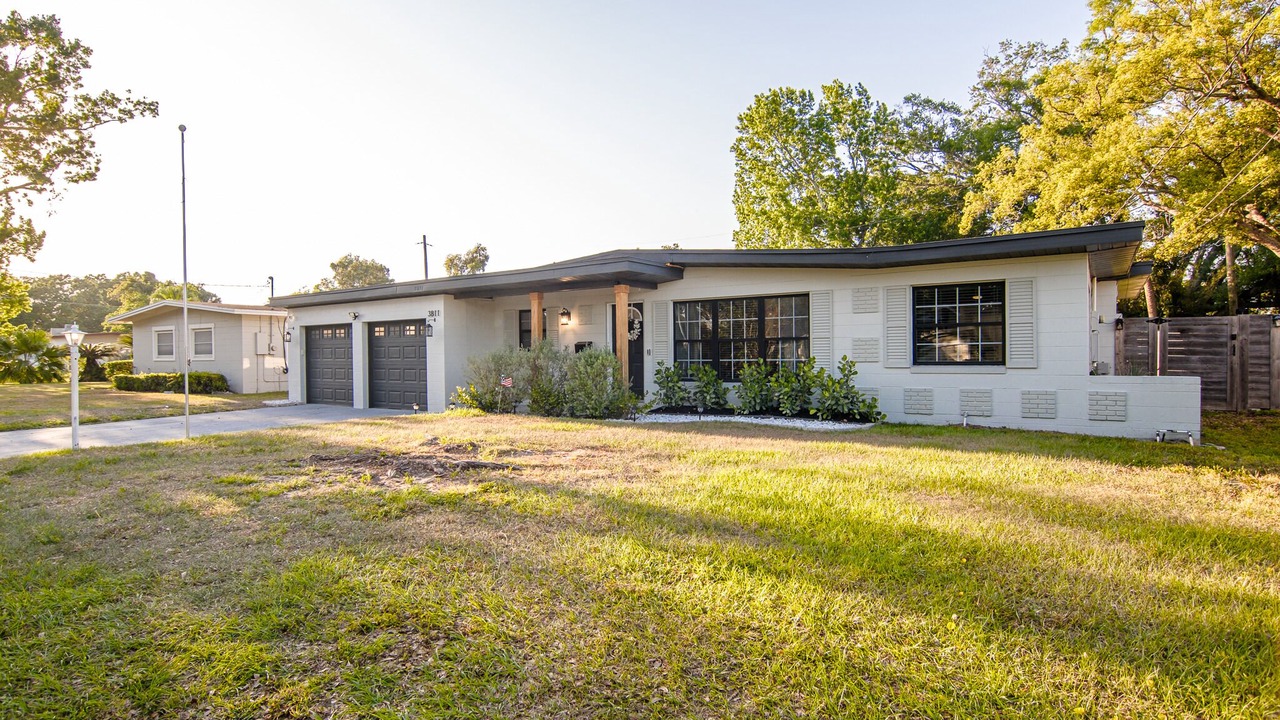 Photo of Outdoor in Dover Shores West