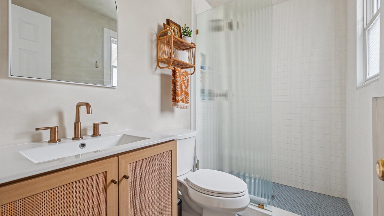 Photo of Bathroom in Pipes Cove
