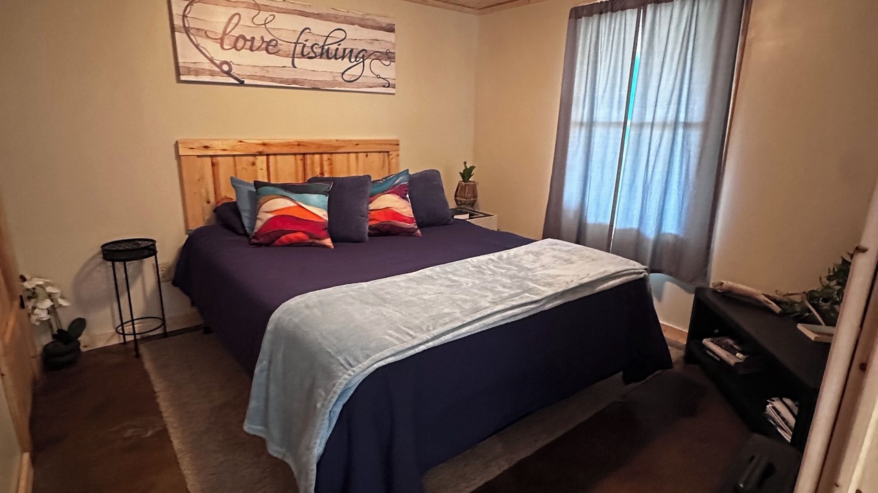 Photo of Bedroom in Grove