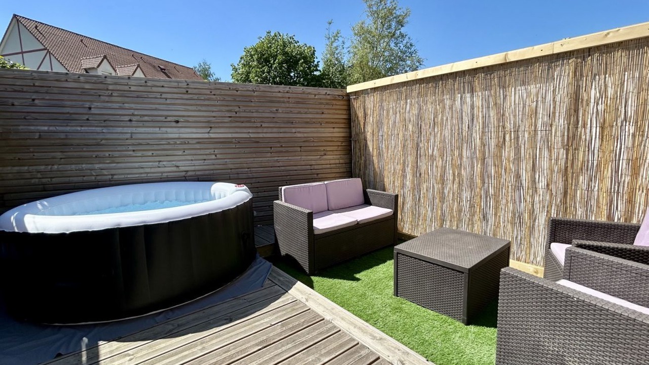 Photo of Patio Balcony in Rue