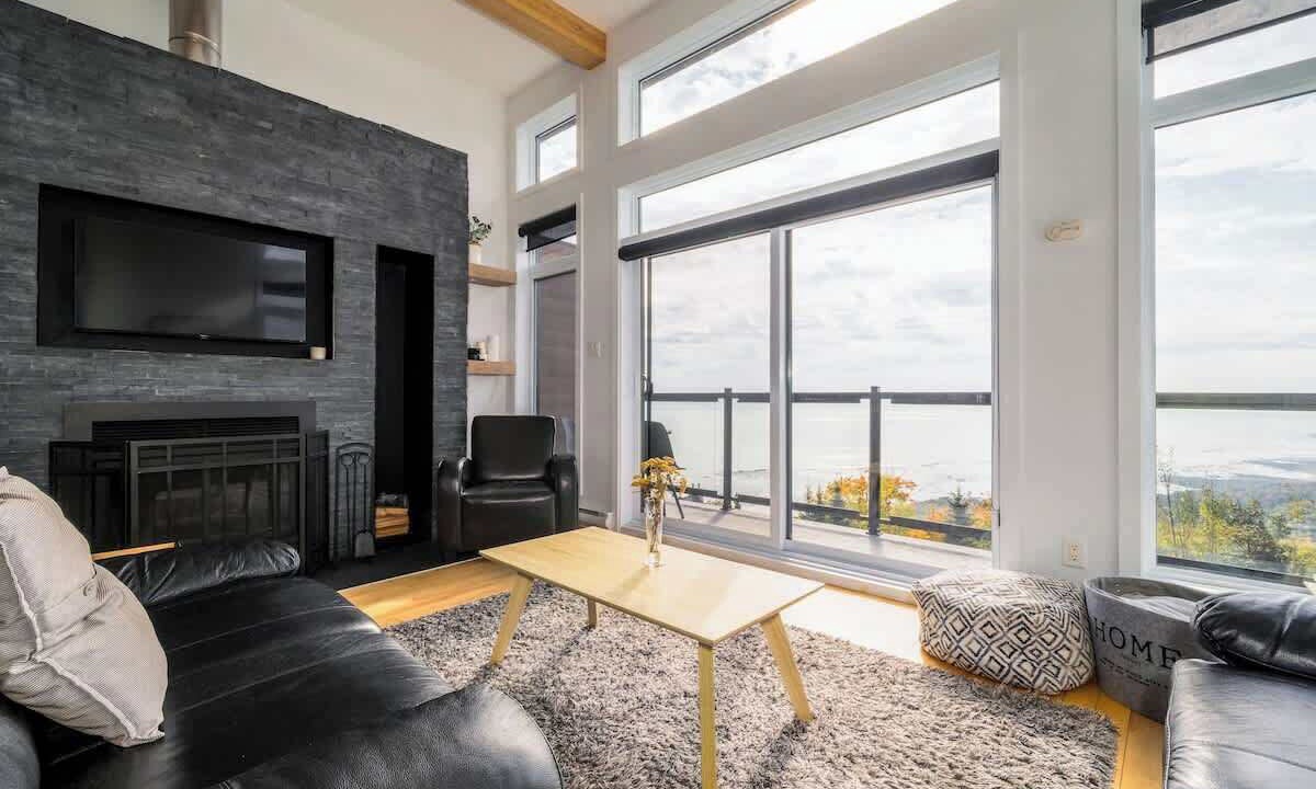 Photo of Livingroom in Petite-Riviere-Saint-Francois