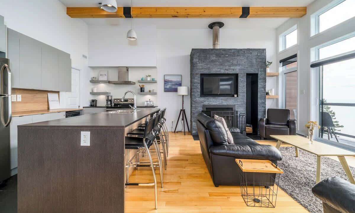 Photo of Livingroom in Petite-Riviere-Saint-Francois