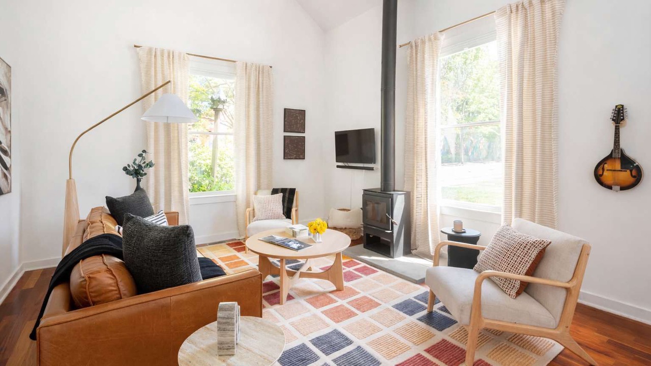Photo of Livingroom in Cabbagetown