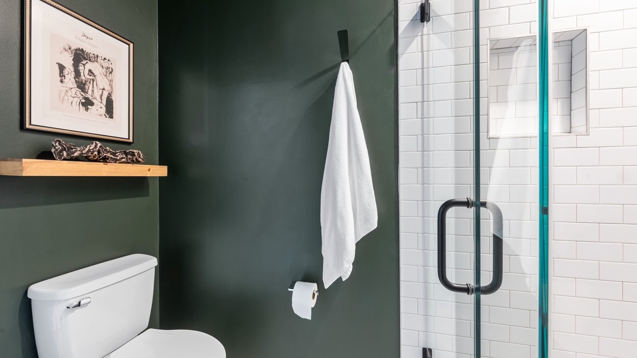 Photo of Bathroom in Cabbagetown