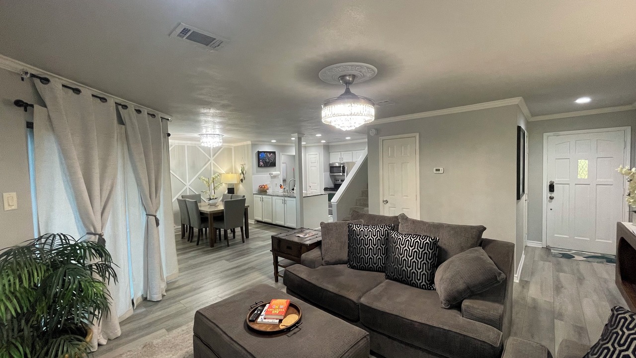 Photo of Livingroom in Pinehurst Of Atascocita