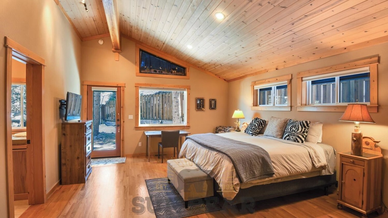 Photo of Bedroom in Crystal Bay