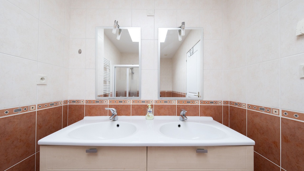 Photo of Bathroom in Oudon