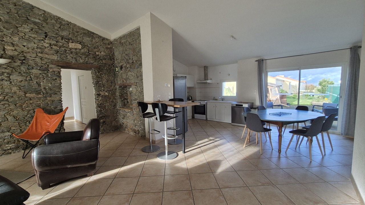 Photo of Others in Oudon