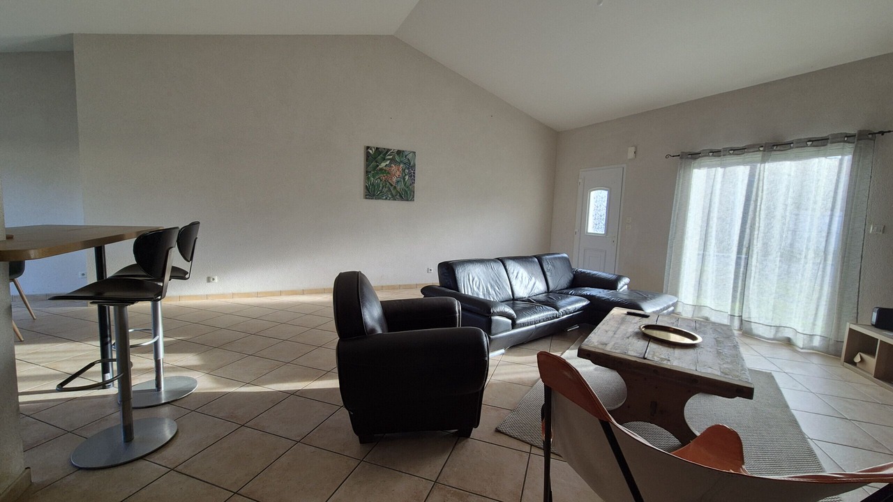 Photo of Livingroom in Oudon