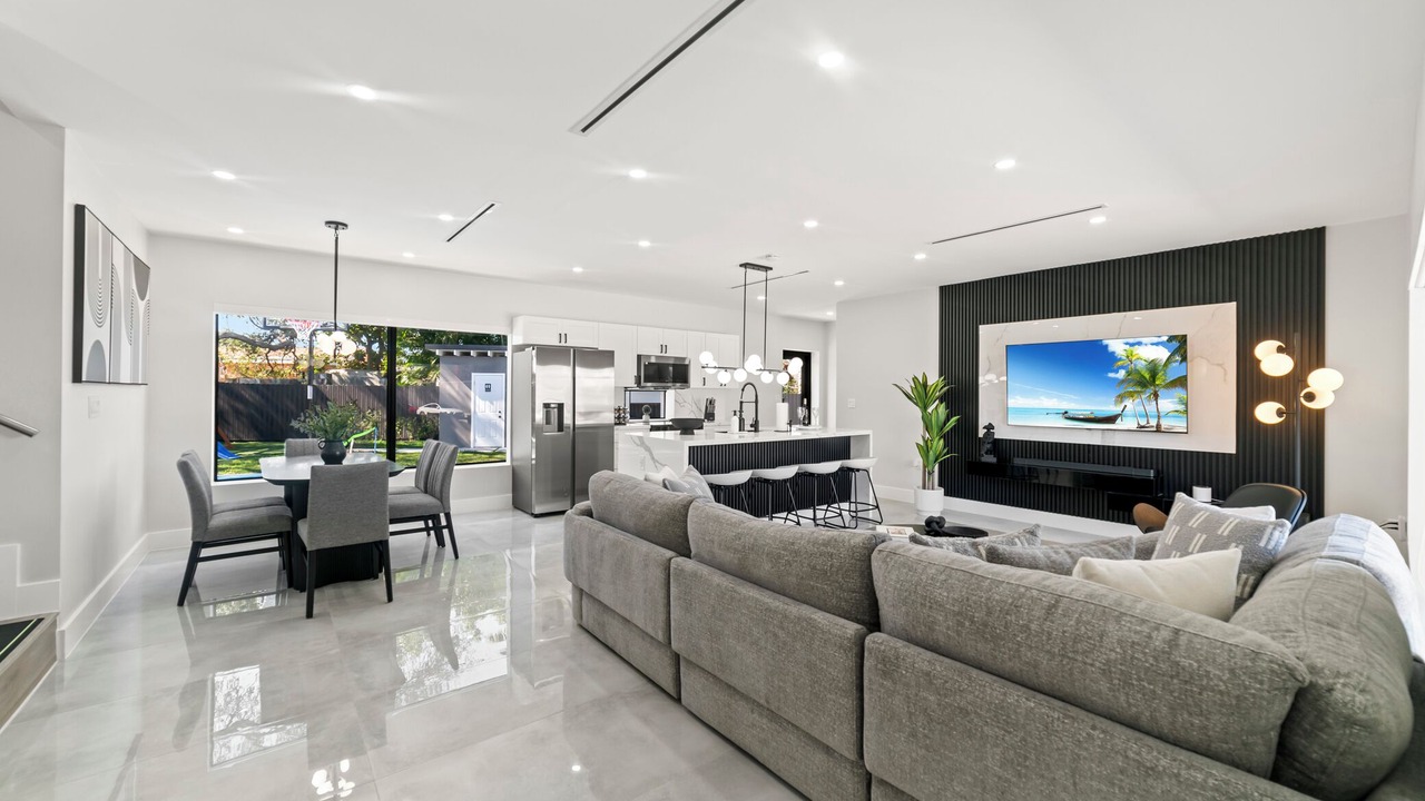 Photo of Bedroom in Miami Gardens