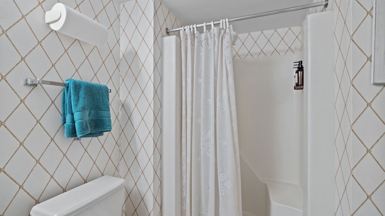 Photo of Bathroom in Pine Knoll Shores