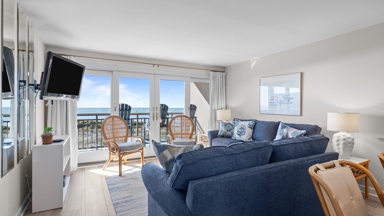 Photo of Livingroom in Pine Knoll Shores