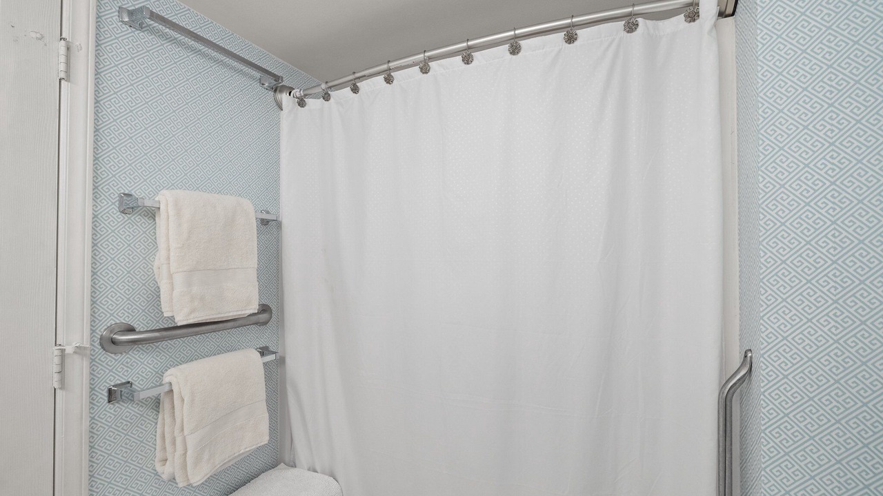 Photo of Bathroom in Pine Knoll Shores