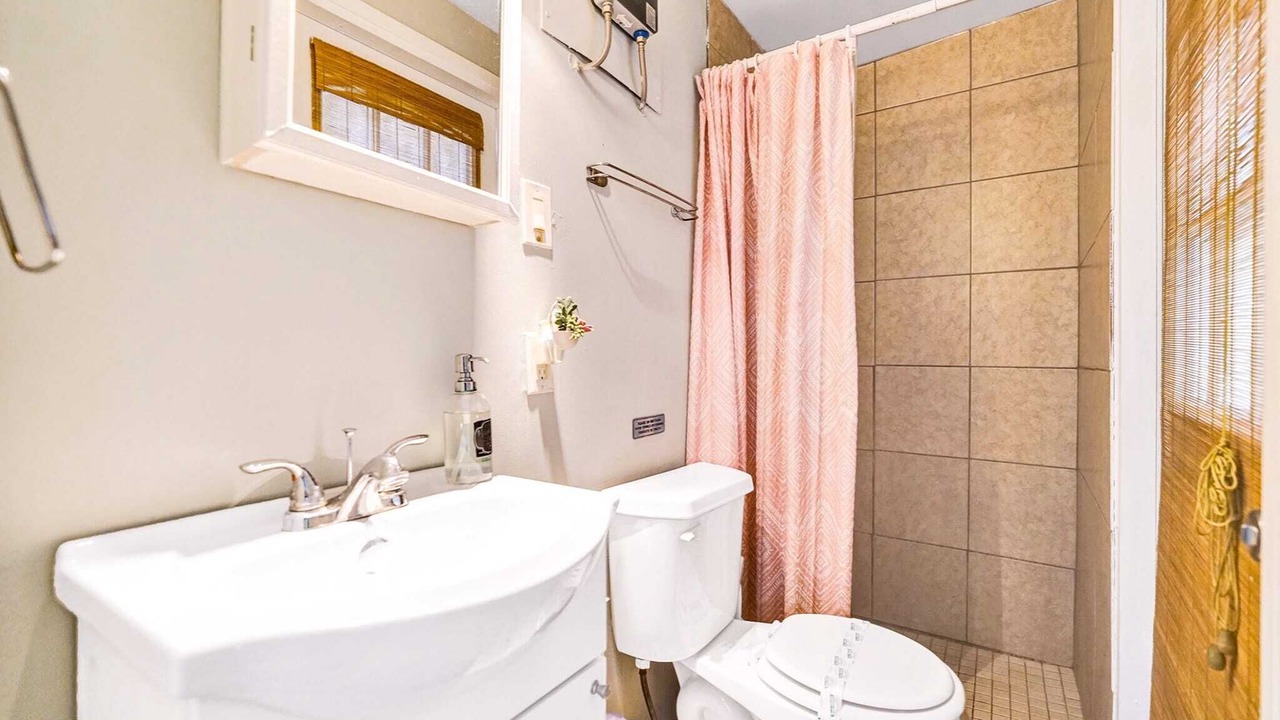 Photo of Bathroom in Oakland Park