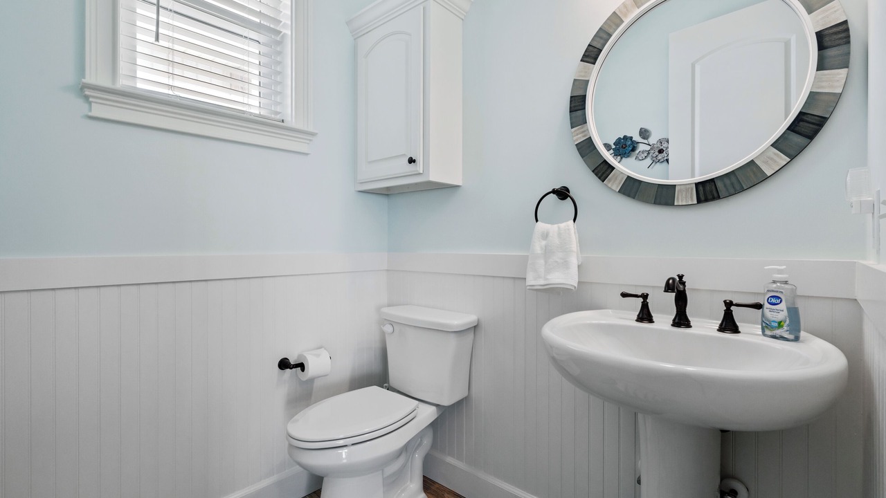 Photo of Bathroom in Dauphin Island