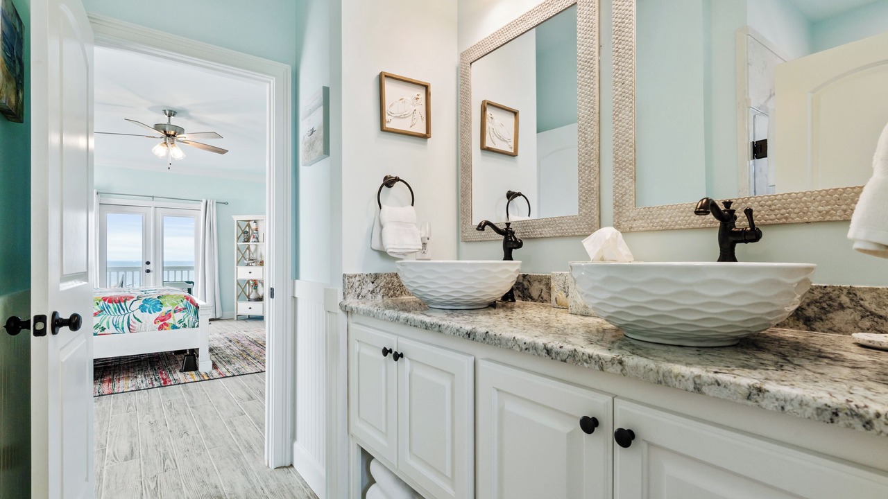 Photo of Bathroom in Dauphin Island