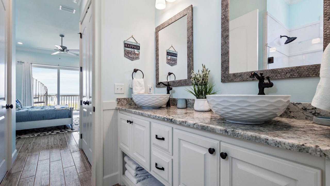 Photo of Bathroom in Dauphin Island