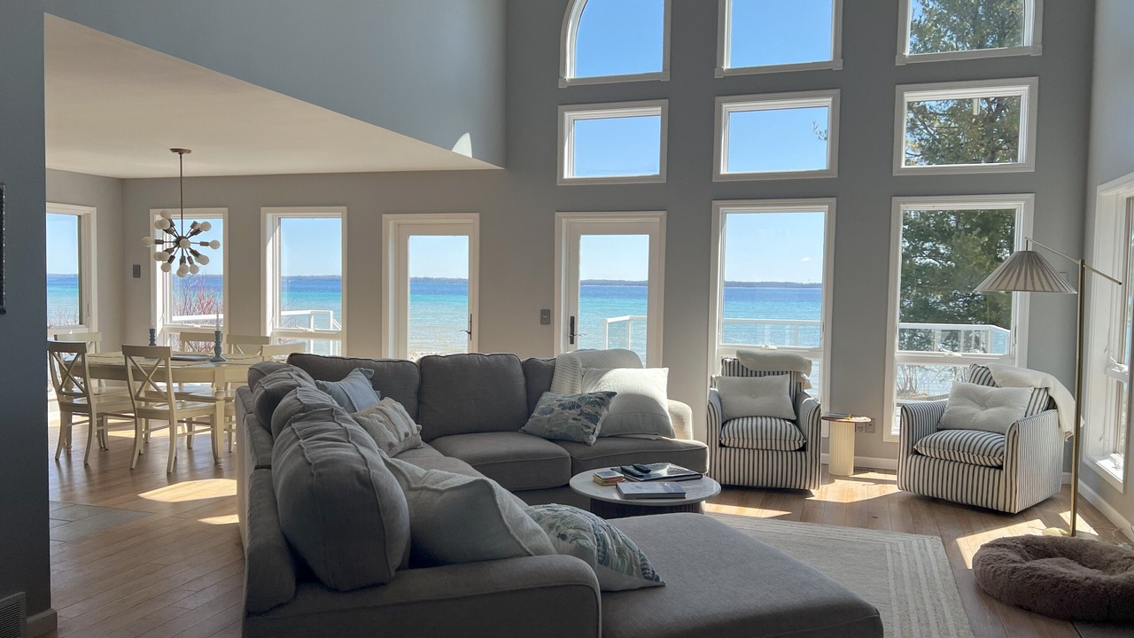 Photo of Livingroom in Suttons Bay