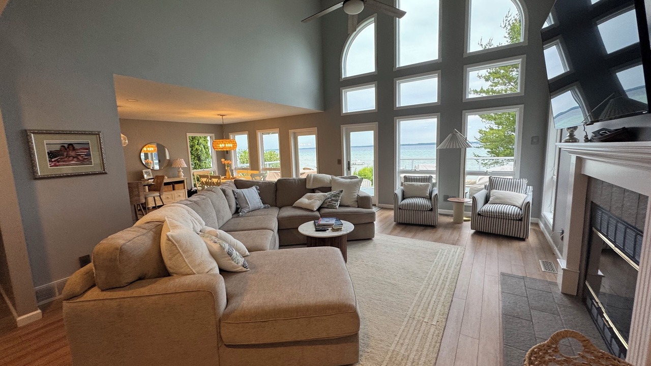 Photo of Livingroom in Suttons Bay